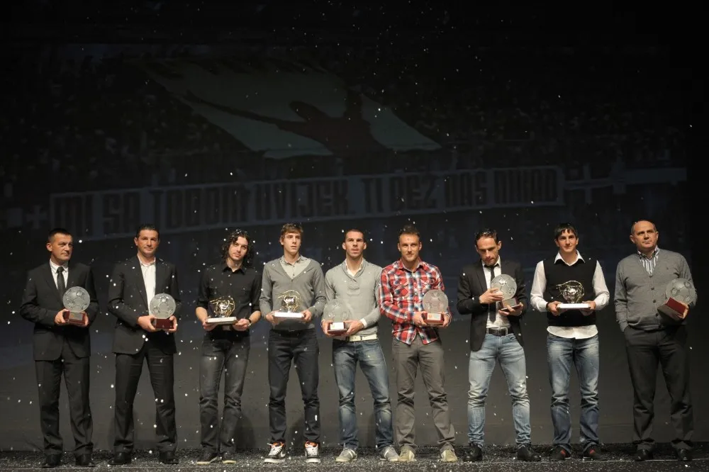 Slika sa dodjele priznanja najboljim fudbalerima u 2011